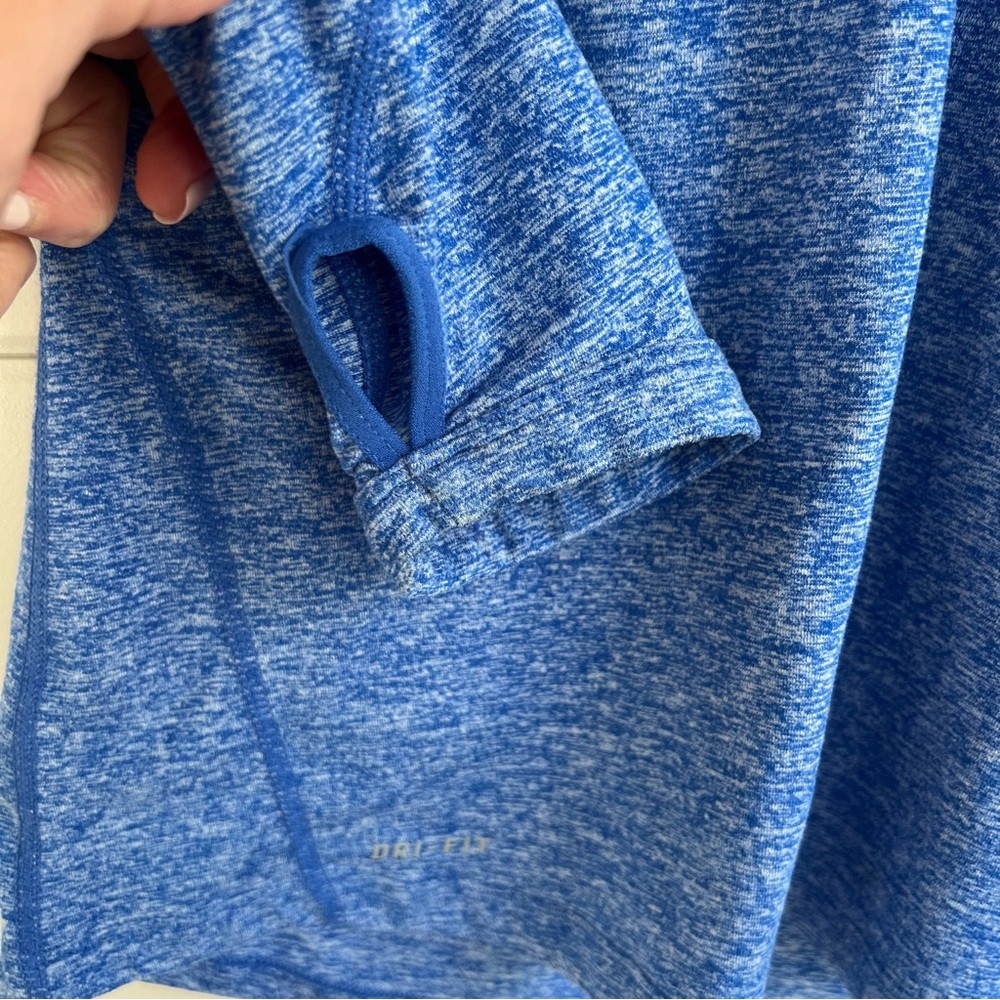 Nike women’s quarter zip - Picture 3 of 4